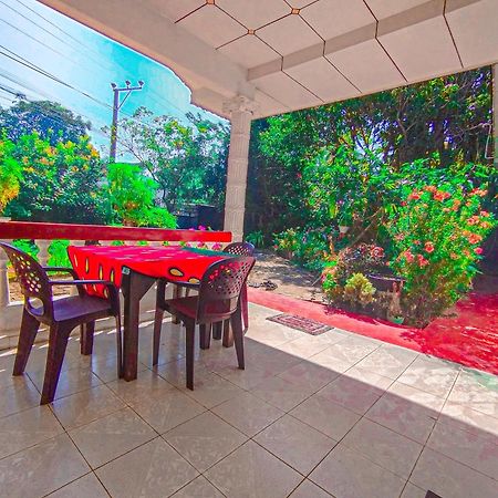 Mirissa White House Hotel Bagian luar foto