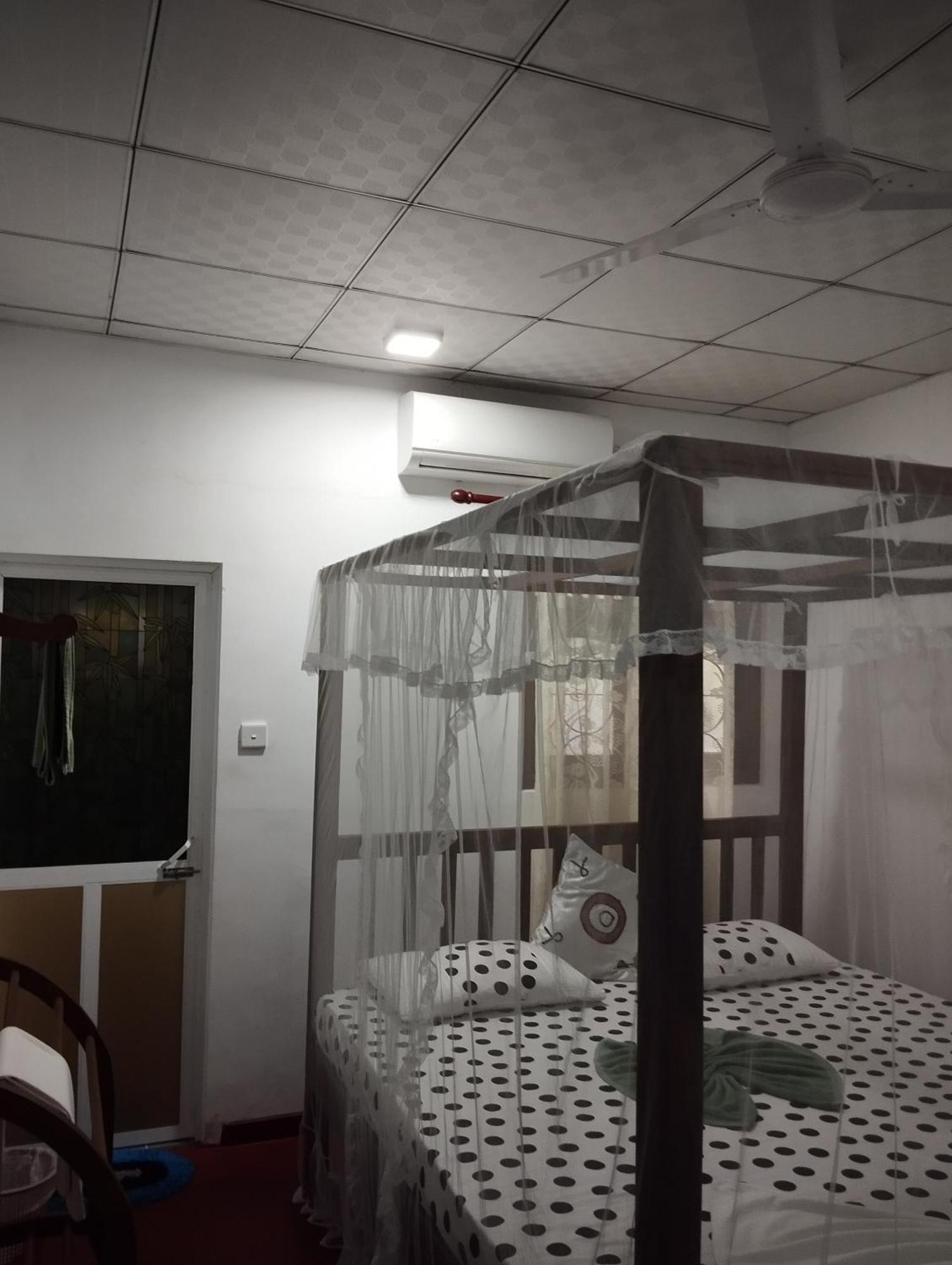 Mirissa White House Hotel Bagian luar foto