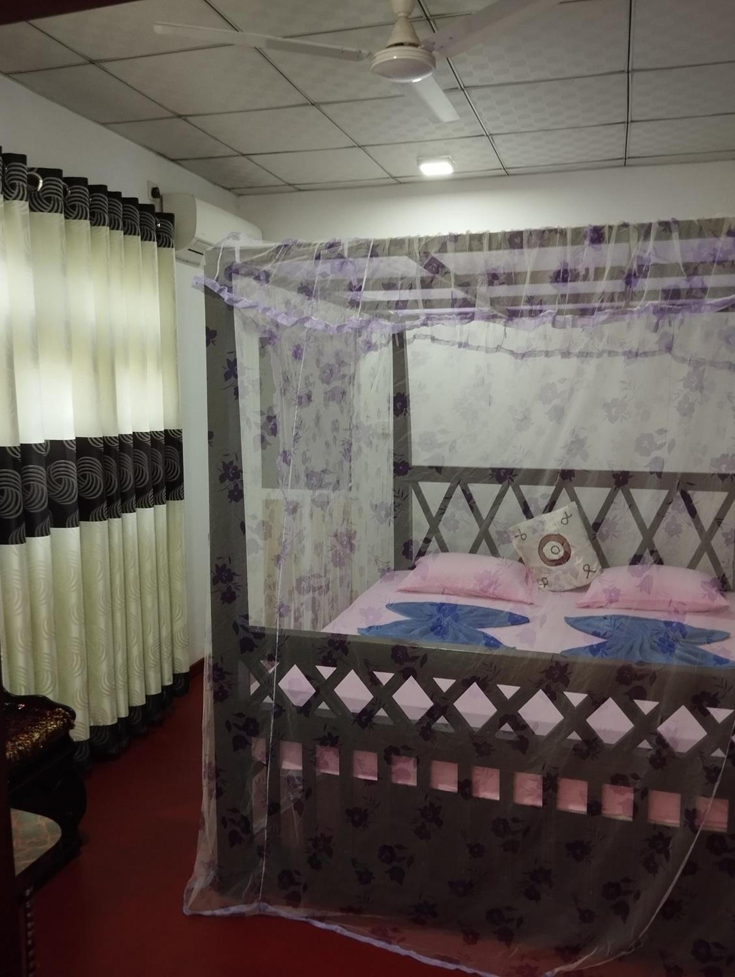 Mirissa White House Hotel Bagian luar foto