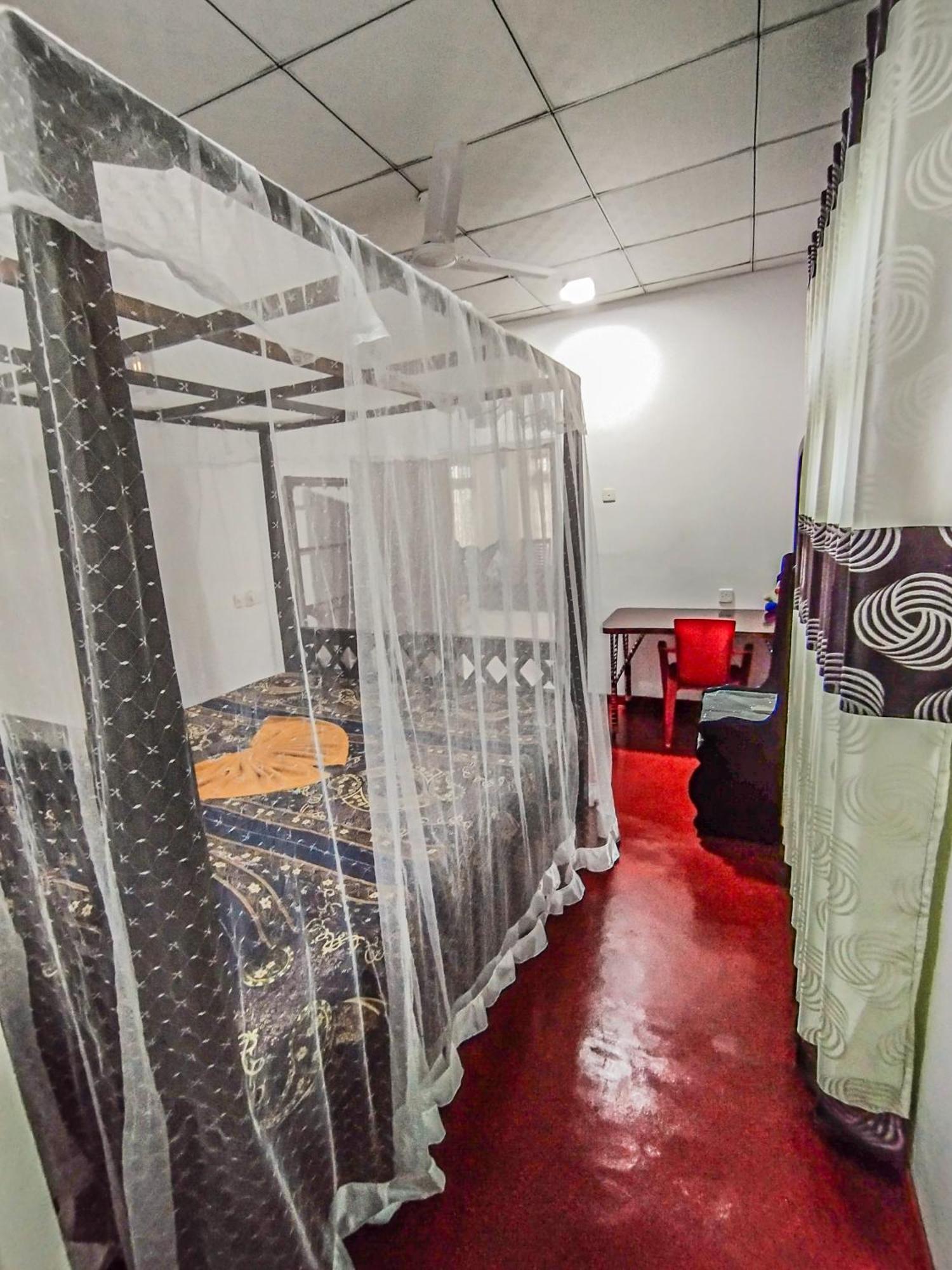 Mirissa White House Hotel Bagian luar foto