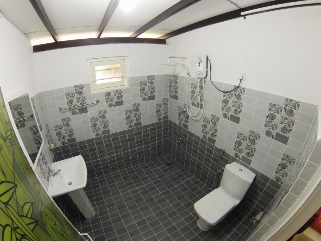 Mirissa White House Hotel Bagian luar foto