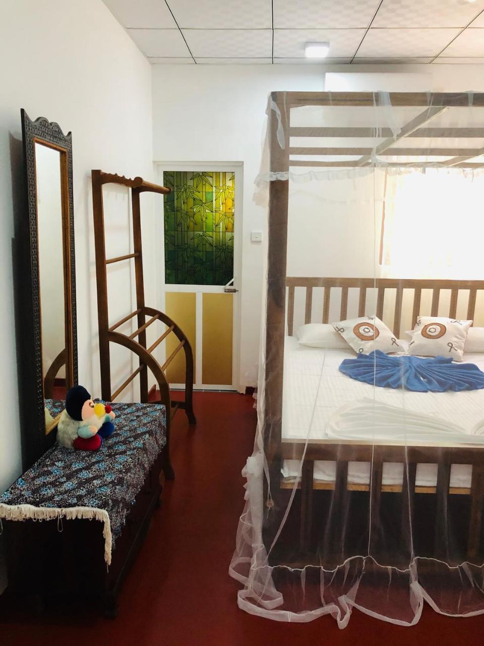 Mirissa White House Hotel Bagian luar foto